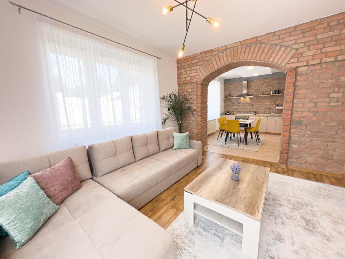 Luxurious And Cosy Brick Apartment - Free Private Parking Sarajevo Exterior photo